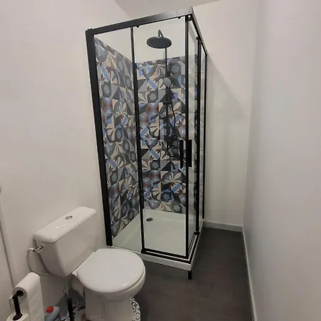 F1 Apartment *